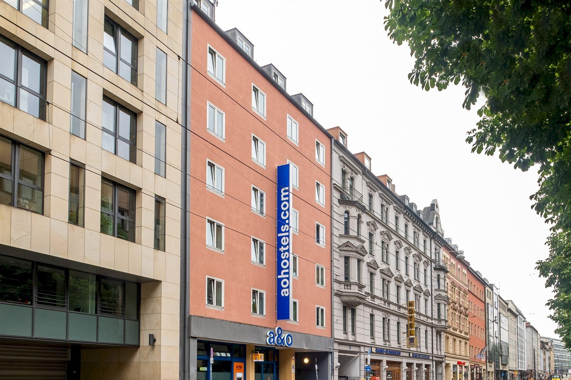Hotel A&O Muenchen Hauptbahnhof Esterno foto