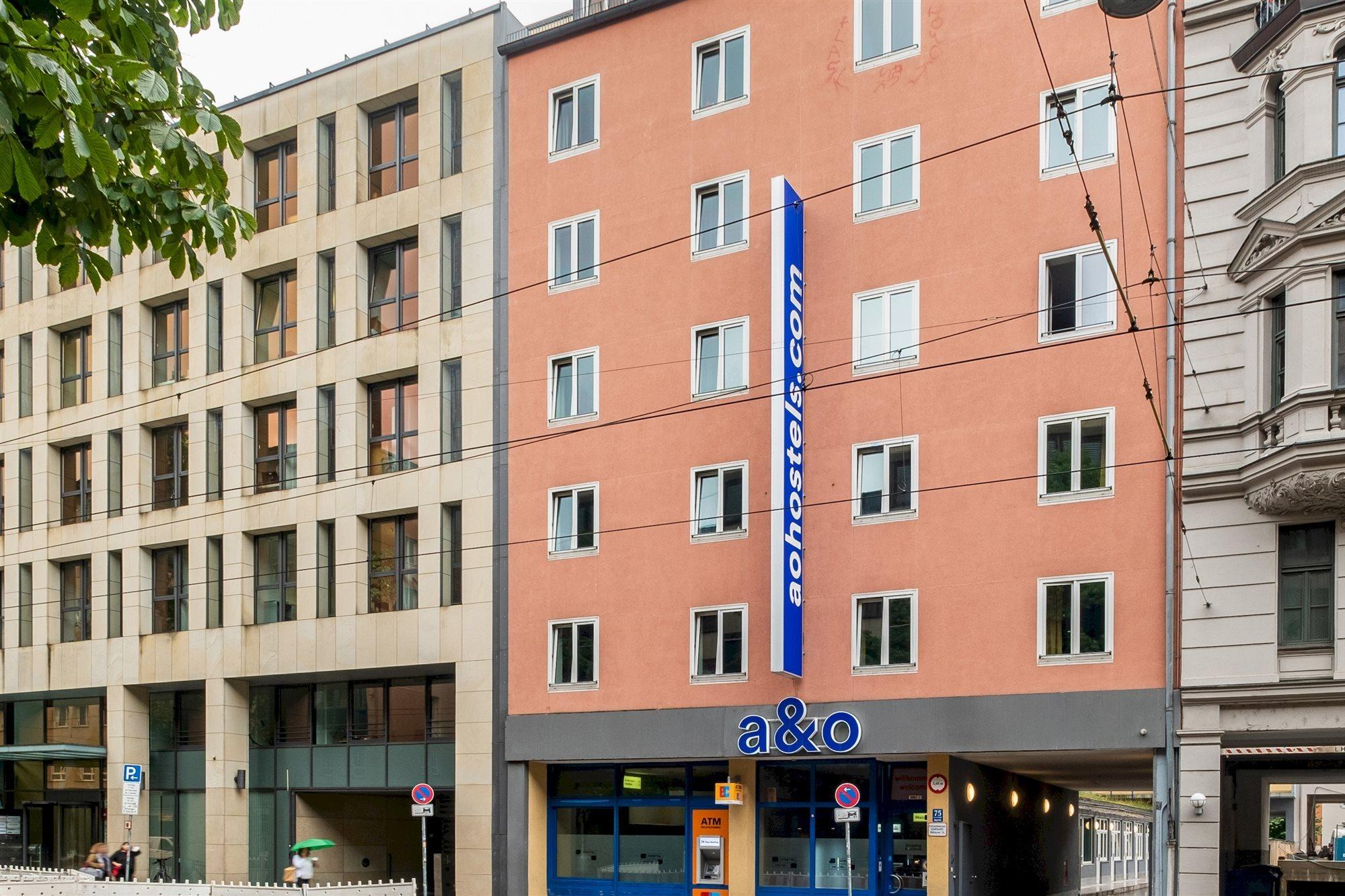 Hotel A&O Muenchen Hauptbahnhof Esterno foto