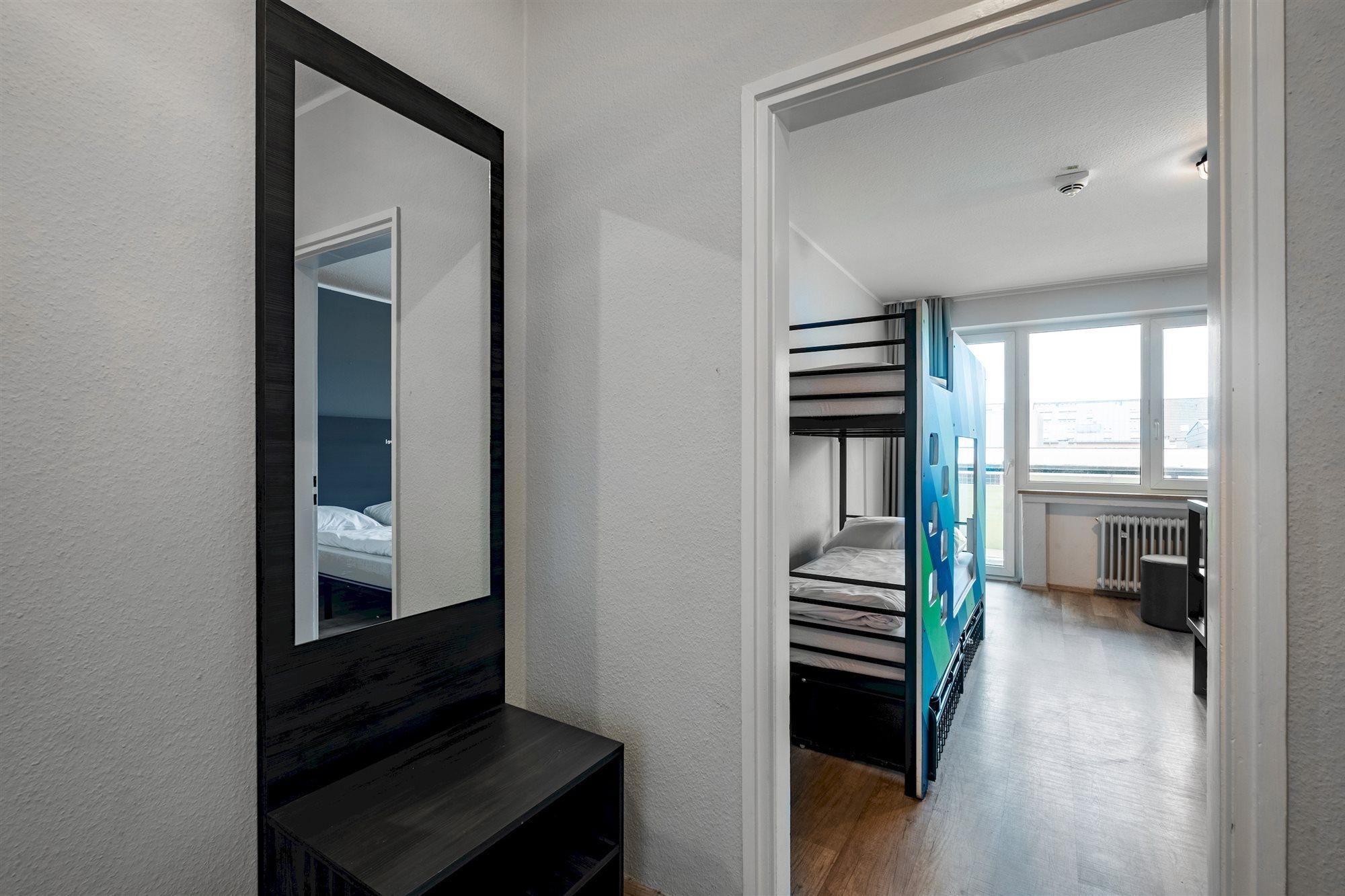 Hotel A&O Muenchen Hauptbahnhof Esterno foto