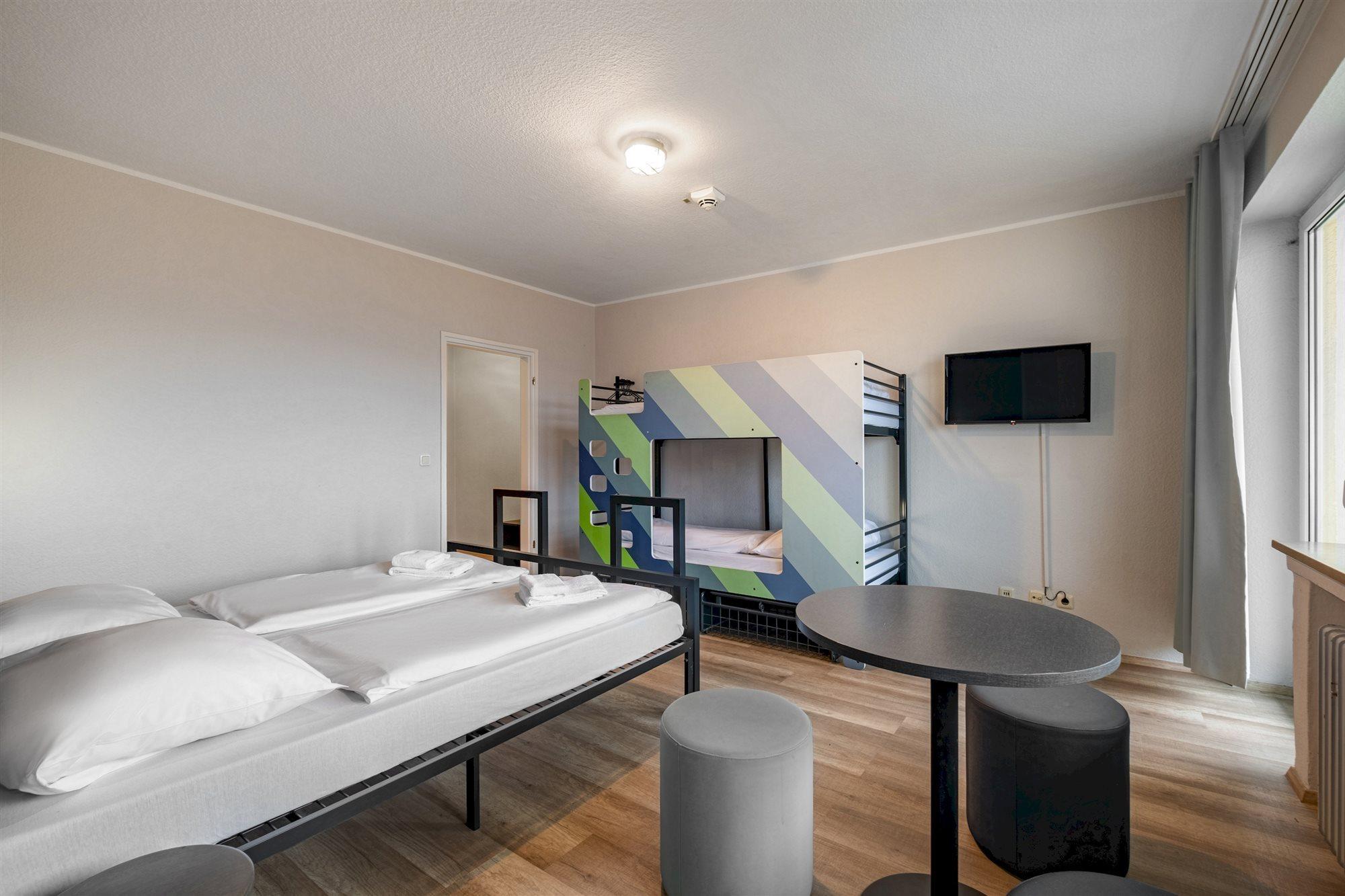 Hotel A&O Muenchen Hauptbahnhof Esterno foto