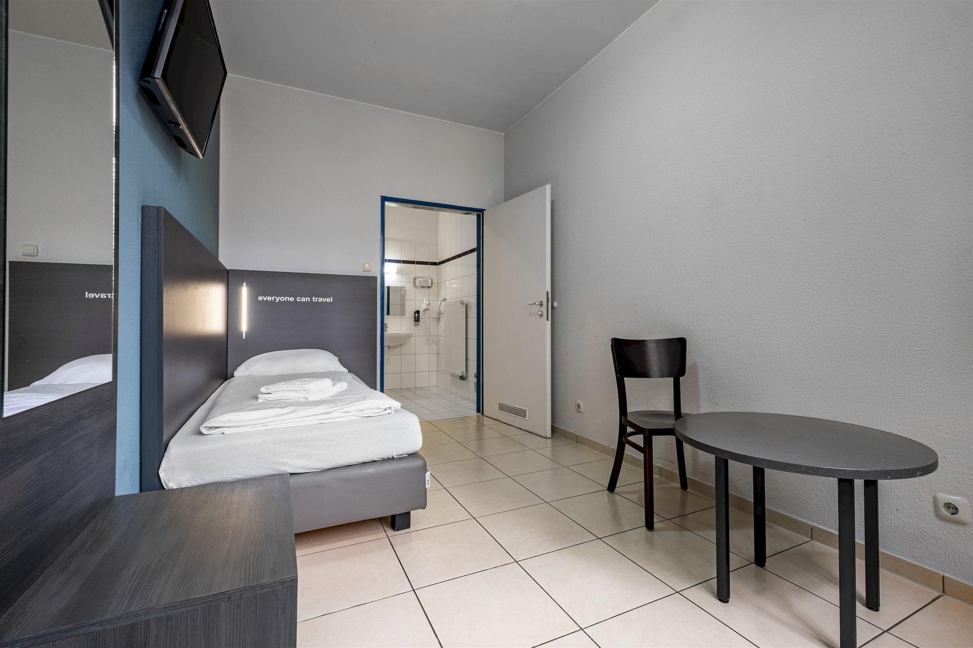 Hotel A&O Muenchen Hauptbahnhof Esterno foto