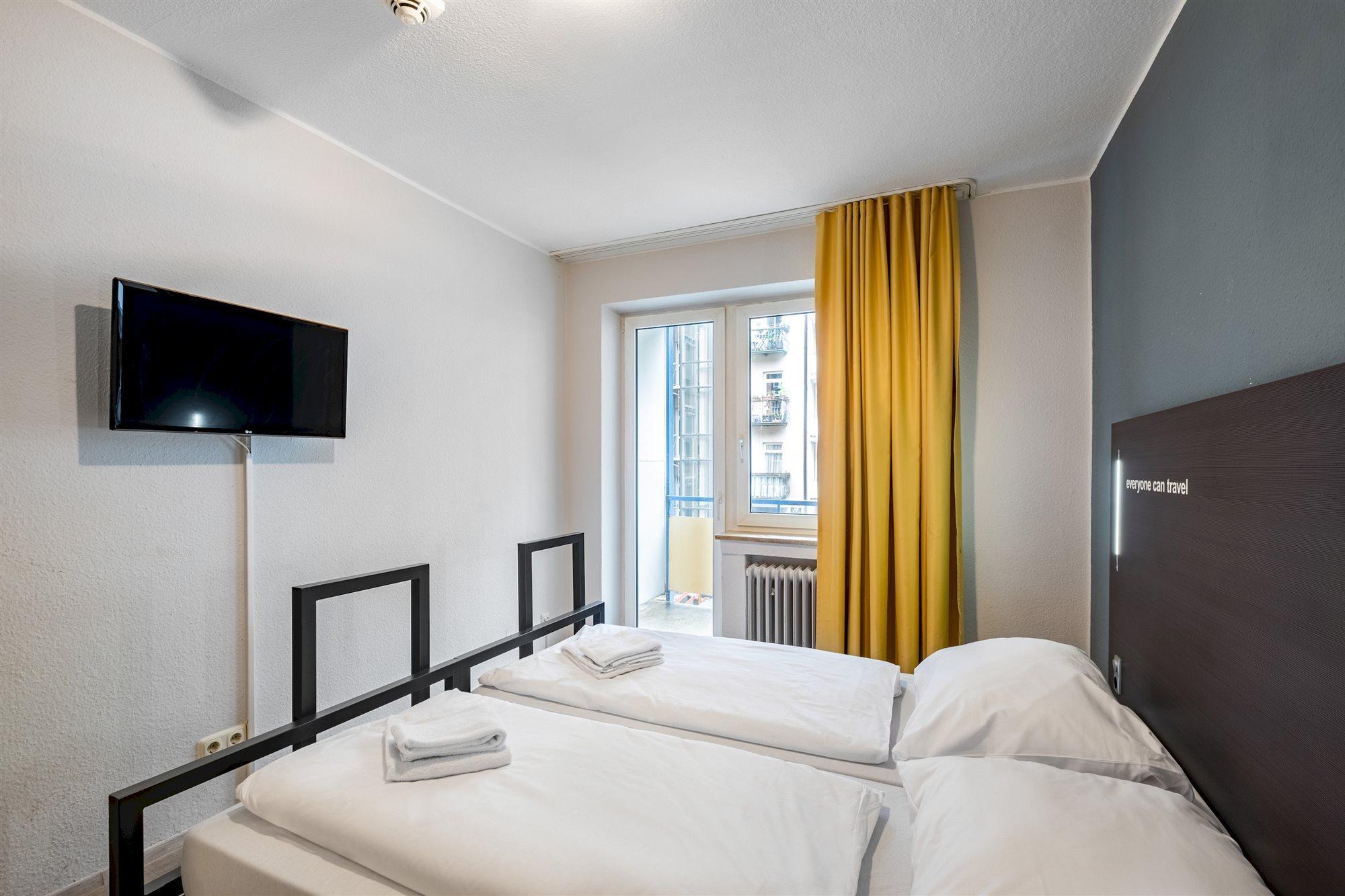 Hotel A&O Muenchen Hauptbahnhof Esterno foto