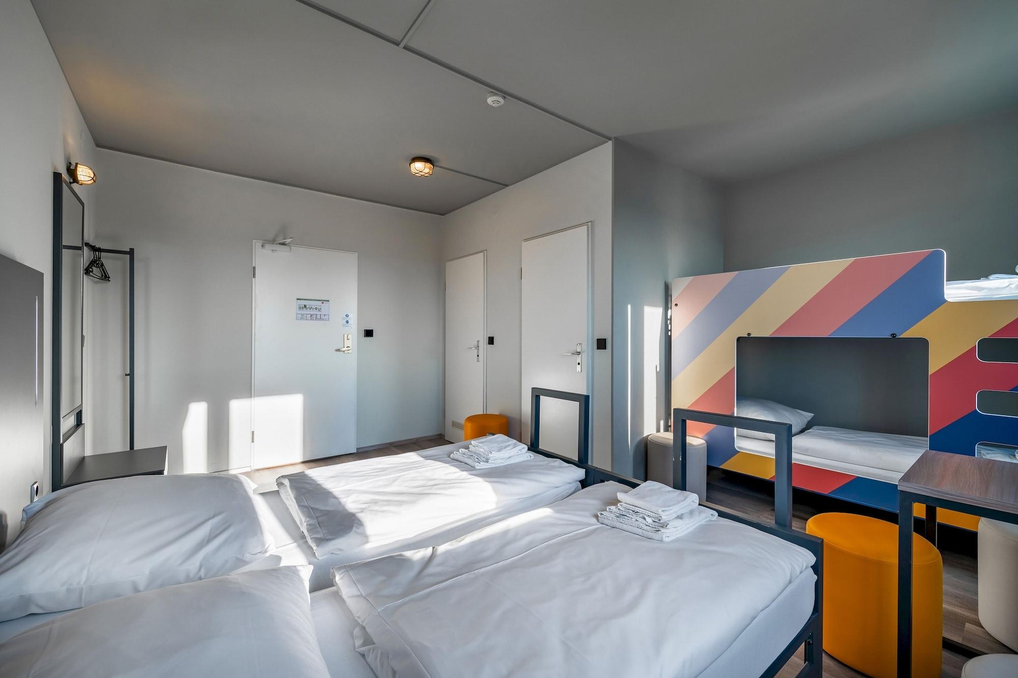 Hotel A&O Muenchen Hauptbahnhof Esterno foto
