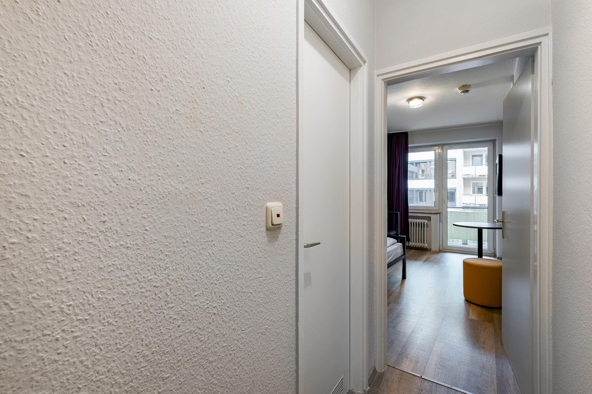 Hotel A&O Muenchen Hauptbahnhof Esterno foto
