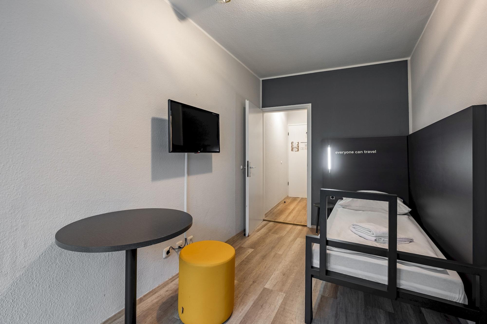 Hotel A&O Muenchen Hauptbahnhof Esterno foto