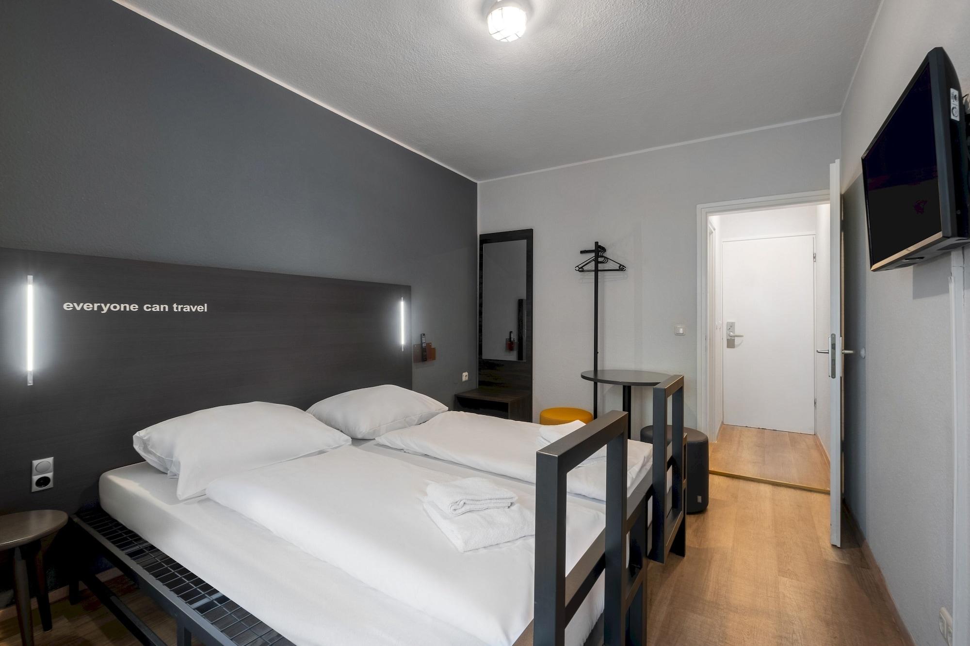 Hotel A&O Muenchen Hauptbahnhof Esterno foto