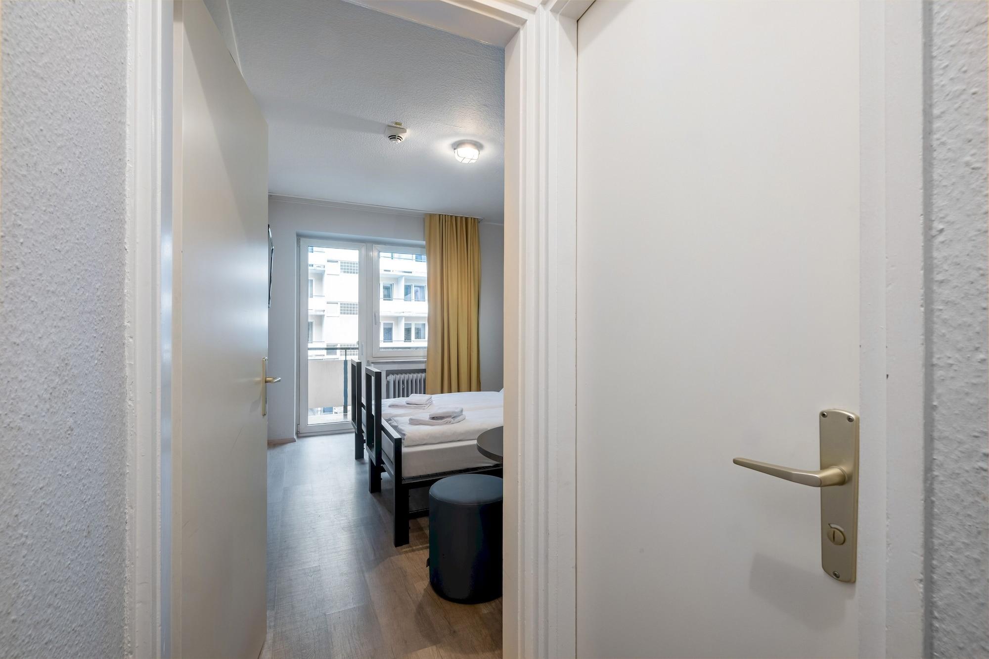 Hotel A&O Muenchen Hauptbahnhof Esterno foto