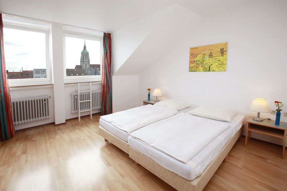 Hotel A&O Muenchen Hauptbahnhof Esterno foto