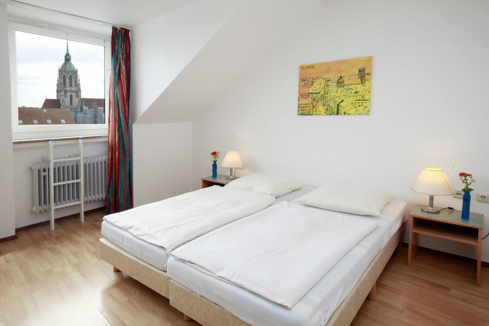 Hotel A&O Muenchen Hauptbahnhof Esterno foto
