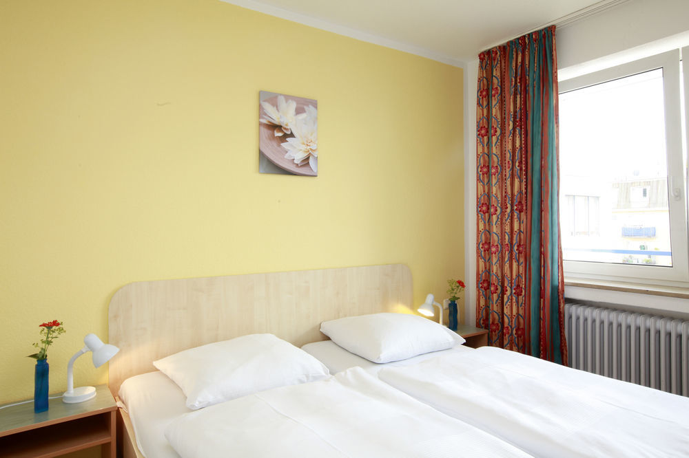 Hotel A&O Muenchen Hauptbahnhof Esterno foto